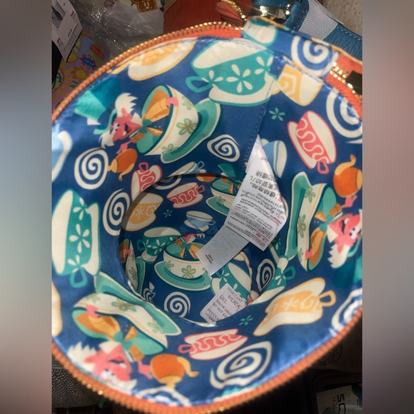Disney parks Loungefly Alice in wonderland tea cups crossbody and cardholder - Picture 9 of 9